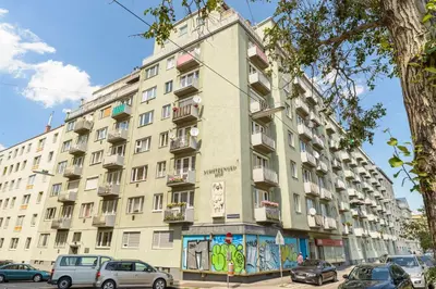 Das Gebäude in dem sich die Ferienwohnung befindet