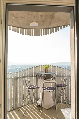 Ein Balkon oder eine Terrasse in der Unterkunft Sky View Apartment Vienna