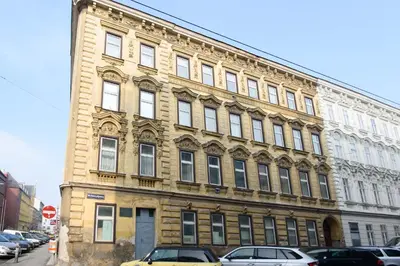 Das Gebäude in dem sich die Ferienwohnung befindet