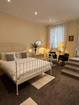 Ein Bett oder Betten in einem Zimmer der Unterkunft St Martin Apartment