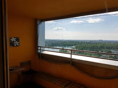 Ein Balkon oder eine Terrasse in der Unterkunft Flat UNO City