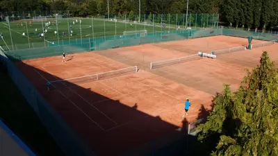 Tennis und/oder Squash in der Unterkunft KSV Hotel Wien oder in der Nähe