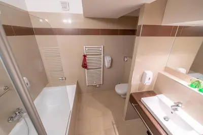 Ein Badezimmer in der Unterkunft Parkhotel Eisenstadt