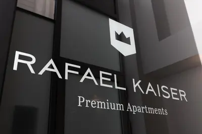 Ein Zertifikat, Auszeichnung, Logo oder anderes Dokument, das in der Unterkunft RAFAEL KAISER - Premium Apartments City Centre - Contactless Check-In ausgestellt ist