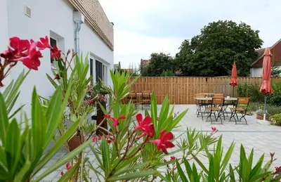 Ein Garten an der Unterkunft Nachtquartier Zur Dankbarkeit