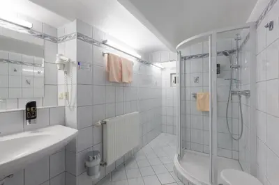 Ein Badezimmer in der Unterkunft Pension Elfy