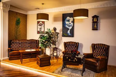 Ein Sitzbereich in der Unterkunft Hotel Freizeittempel