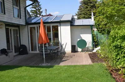 Ein Garten an der Unterkunft House at Lake 