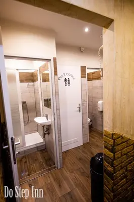 Ein Badezimmer in der Unterkunft Do Step Inn Central - Self-Service-Hostel