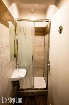 Ein Badezimmer in der Unterkunft Do Step Inn Central - Self-Service-Hostel
