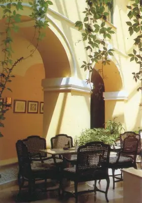 Ein Sitzbereich in der Unterkunft Hotel Ungarische Krone