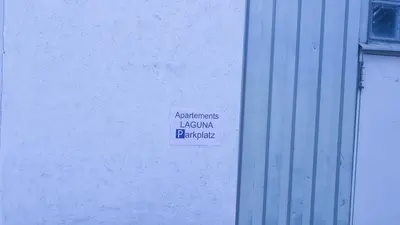 Ein Zertifikat, Auszeichnung, Logo oder anderes Dokument, das in der Unterkunft Laguna Apartment ausgestellt ist