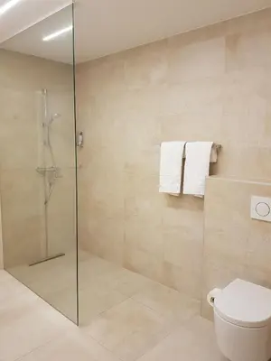 Ein Badezimmer in der Unterkunft Seesuiten Mörbisch