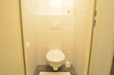 Ein Badezimmer in der Unterkunft All-in longterm Cozy Studio - free Parkingcard for 21 District