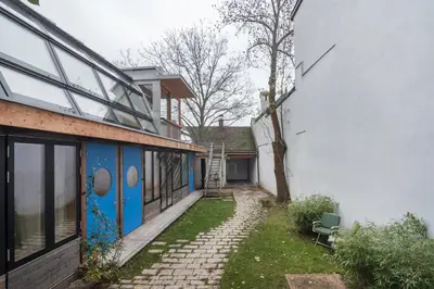 Das Gebäude in dem sich die Ferienwohnung befindet