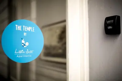 Ein Zertifikat, Auszeichnung, Logo oder anderes Dokument, das in der Unterkunft The Temple ausgestellt ist