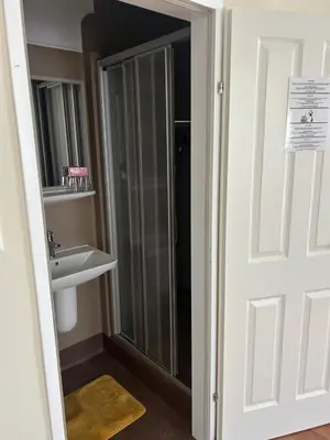 Ein Badezimmer in der Unterkunft K+T Boardinghouse