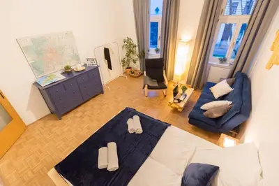 Ein Bett oder Betten in einem Zimmer der Unterkunft Stunning Apartment Vienna Central Station