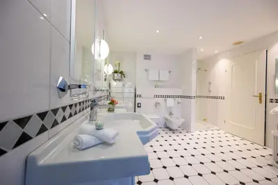 Ein Badezimmer in der Unterkunft Hotel Admiral am Kurpark
