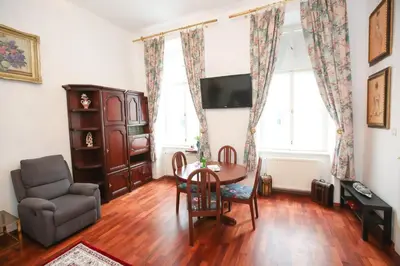 TV/Unterhaltungsangebot in der Unterkunft Apartments Opera