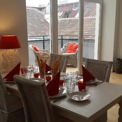 Traumhafte Wohnung Wiener Altbau - zentral-