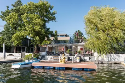 Blick auf einen Fluss in der Nähe der Ferienwohnung