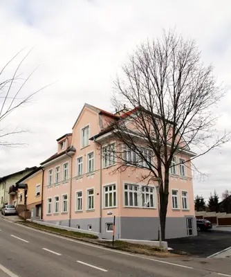Das Gebäude in dem sich die Ferienwohnung befindet
