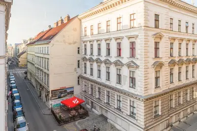 Das Gebäude in dem sich die Ferienwohnung befindet