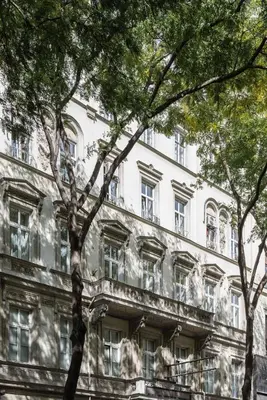 Das Gebäude in dem sich die Pension befindet