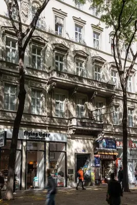 Das Gebäude in dem sich die Pension befindet