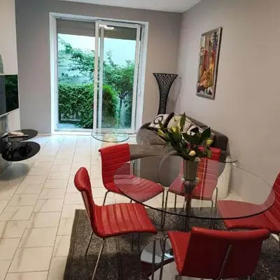 Central Vienna Apartment with unique 40m2 city garden & self check in