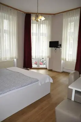Ein Bett oder Betten in einem Zimmer der Unterkunft Arnes Hotel Vienna