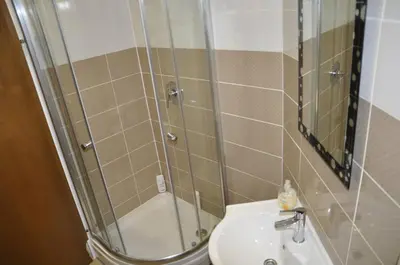 Ein Badezimmer in der Unterkunft Arnes Hotel Vienna