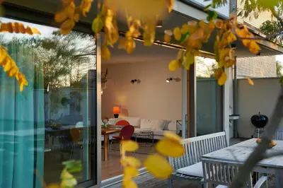 Ein Sitzbereich in der Unterkunft Bungalow Brigitte