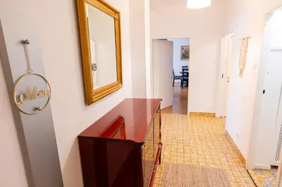 Grundriss der Unterkunft Central Living Apartment Opera