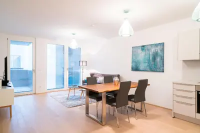 Ein Sitzbereich in der Unterkunft Vienna Residence | Spacious Serviced Apartment in Vienna directly at the U4