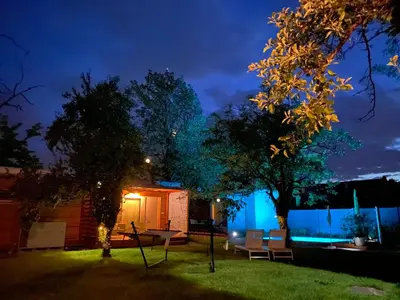 Ein Garten an der Unterkunft The Parcels Hotel - Adults Only