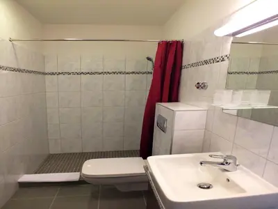 Ein Badezimmer in der Unterkunft Hotel Fabrik Vösendorf