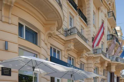 Das Gebäude in dem sich das Hotel befindet