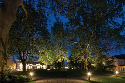 Ein Garten an der Unterkunft Austria Trend Parkhotel Schönbrunn Wien