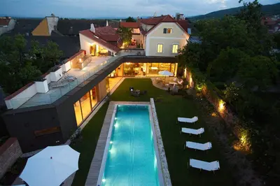 Der Swimmingpool an oder in der Nähe von Hotel Landhaus Moserhof