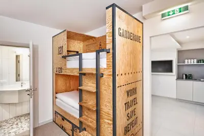 Küche/Küchenzeile in der Unterkunft H+ Hotel Wien
