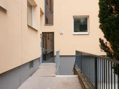 Das Gebäude in dem sich die Ferienwohnung befindet