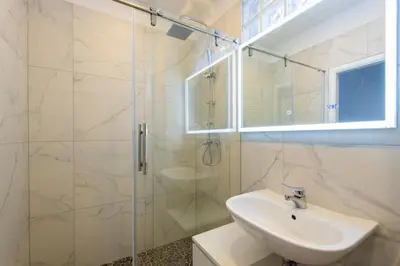 Ein Badezimmer in der Unterkunft Let it be Vienna U1, U2, U4 Karlsplatz Oper