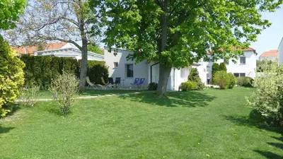 Ein Garten an der Unterkunft Gästehaus Fischbach