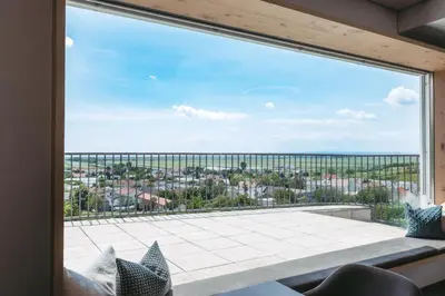 Ein Balkon oder eine Terrasse in der Unterkunft Weingut & Gästehaus zum Seeblick - Familie Sattler