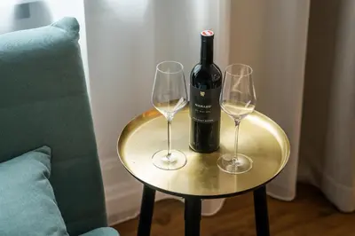 Getränke in der Unterkunft Hotel Rathaus - Wein & Design