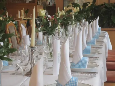 Ein Restaurant oder anderes Speiselokal in der Unterkunft Landgasthof Hotel Muhr