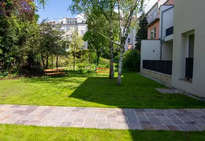 Ein Garten an der Unterkunft EST Residence Schönbrunn Vienna - Apartments