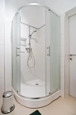 Ein Badezimmer in der Unterkunft Stylish Self-Check-In Apartment With 2 Bedrooms